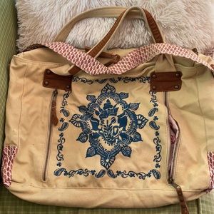 Lucky brand messenger bag